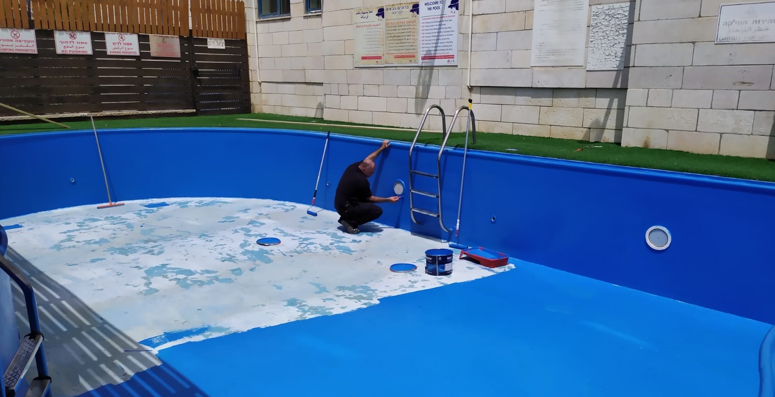 Краска, защитное покрытие для бассейнов Maripool (10 кг) голубой, бежевый, белый фото №2